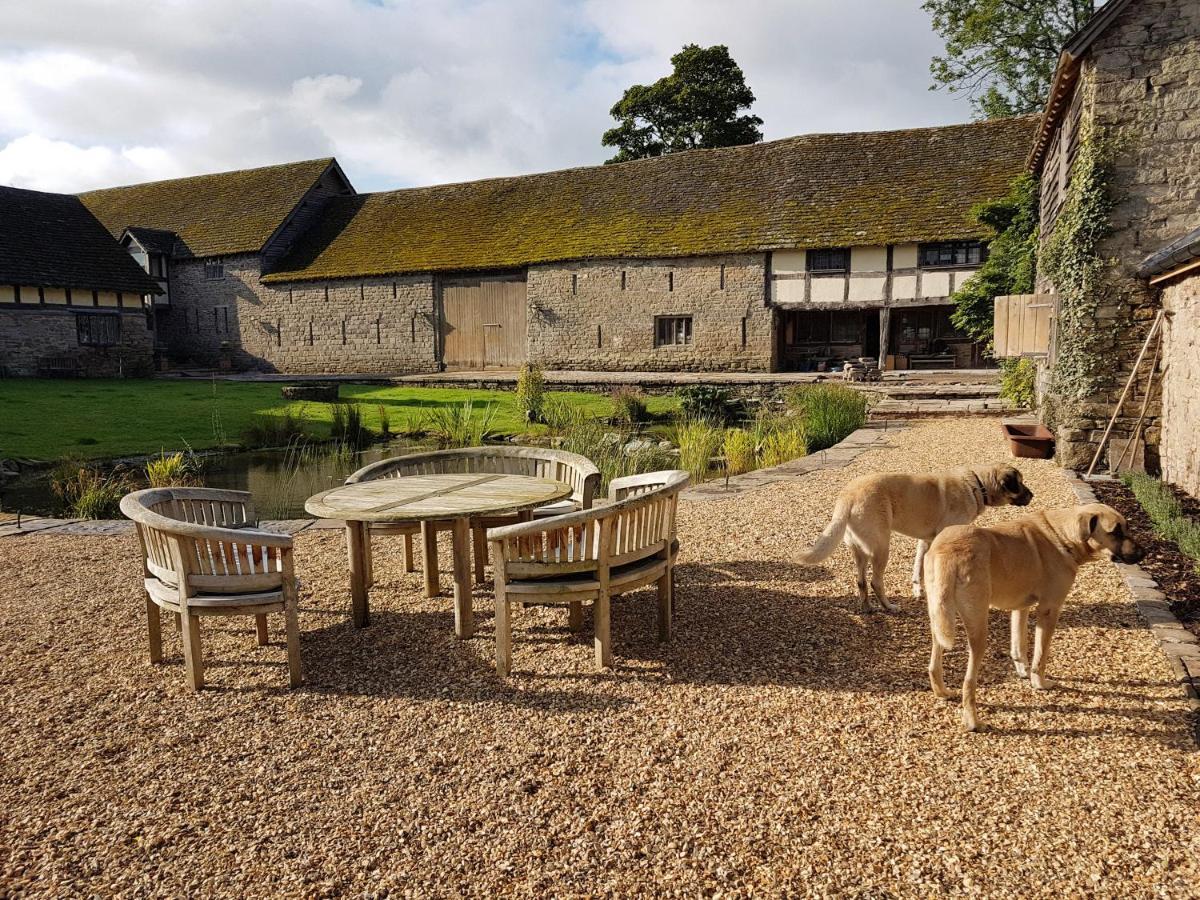 The Threshing Barn At Penrhos Court Villa คิงตัน ภายนอก รูปภาพ